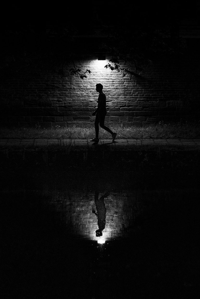 10 Pro Tips for Black and White Silhouette Photography