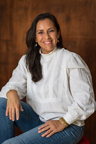 Nathalyn - portrait sitting Nathalyn - portrait sitting